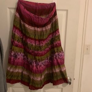 Flow skirt ruffled at bottom casual wear